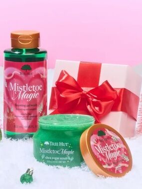 Tree Hut Mistletoe Magic Foaming Gel Body Wash & Shea Sugar Scrub Bodycare Duo